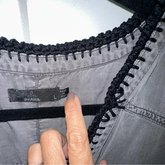 Prana Gray Cap Sleeve Relaxed Blouse With Hand Crocheted Black Trim large - Picture 2 of 7